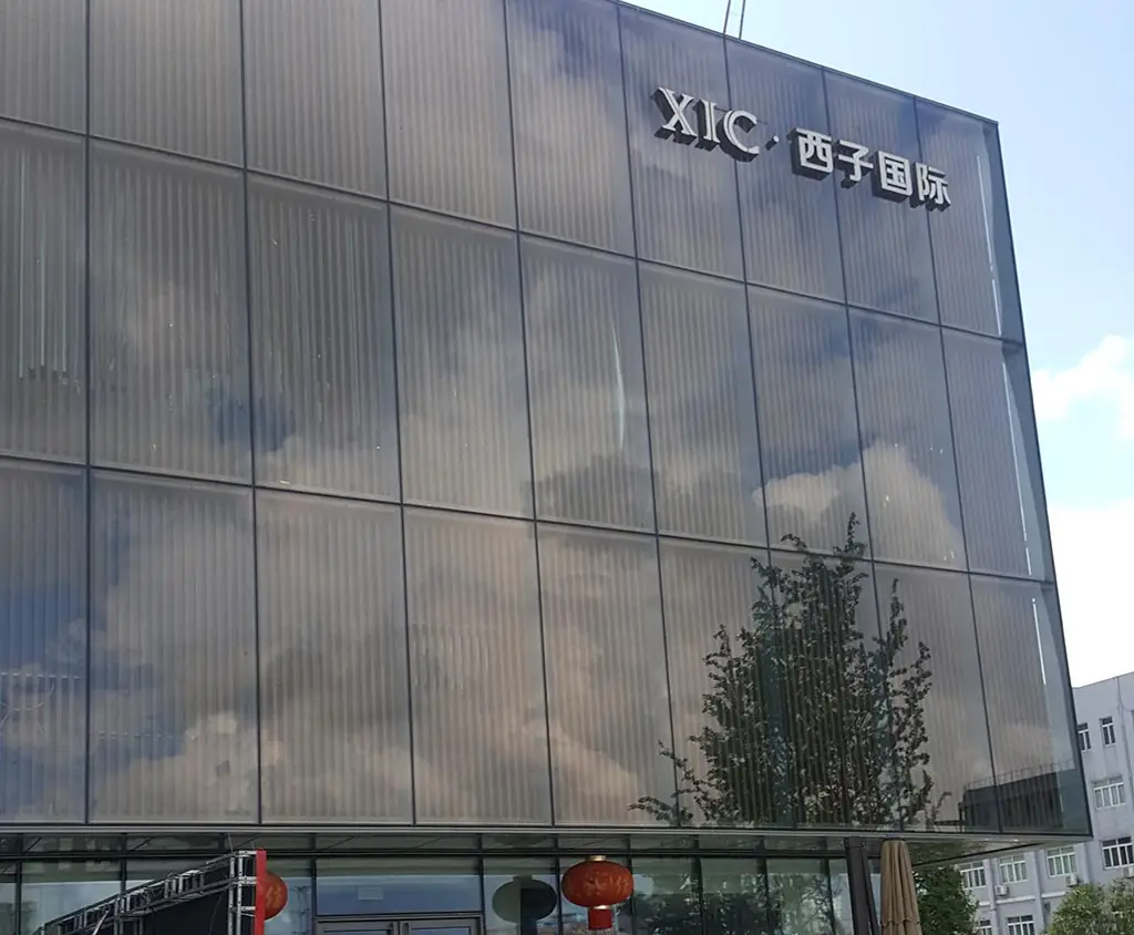 Aluminum stretch decorative mesh